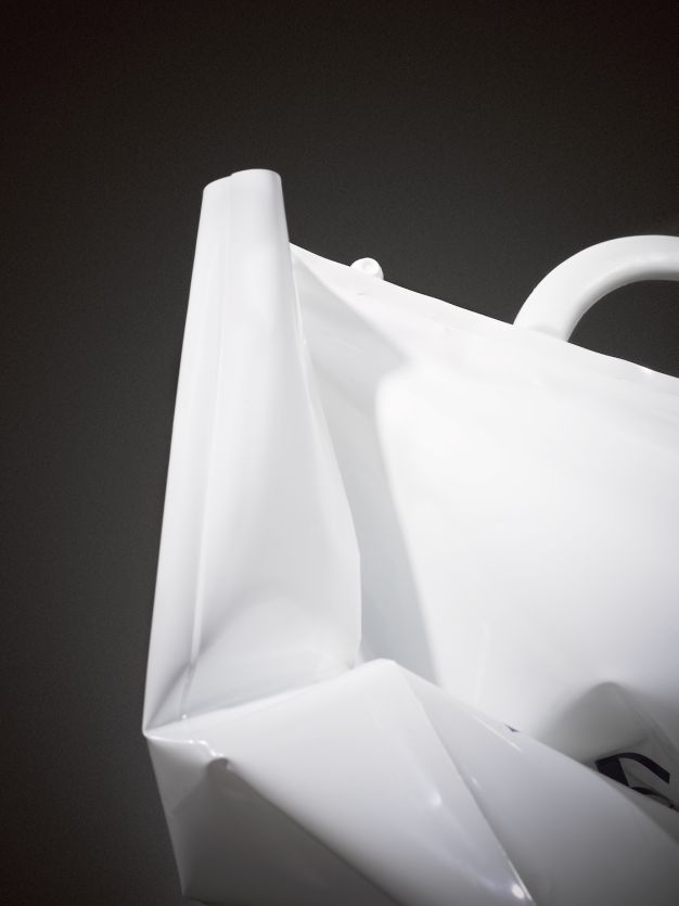 Form BuegelTragtasche Plastik LDPE 120my weiss Detail